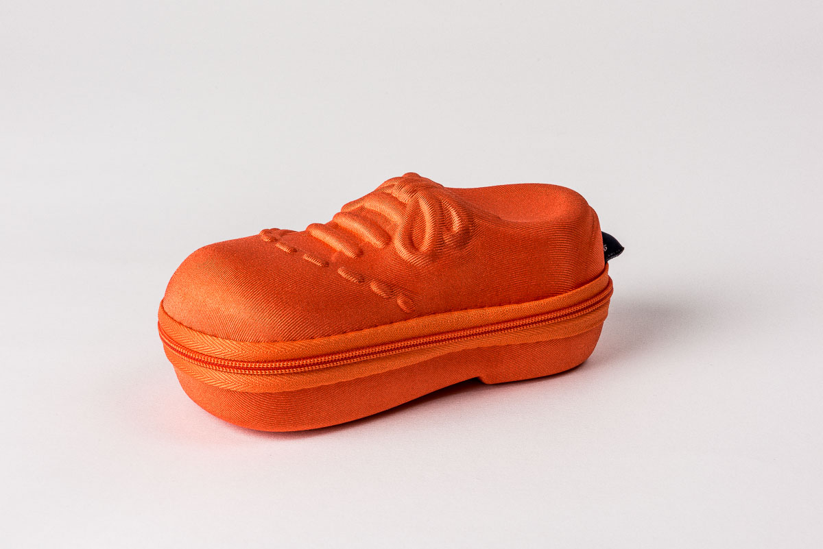 GM-WEB-9858-Fodral-Sko-Orange Tufft glasögonfodral till barnglasögon- format som en sko.